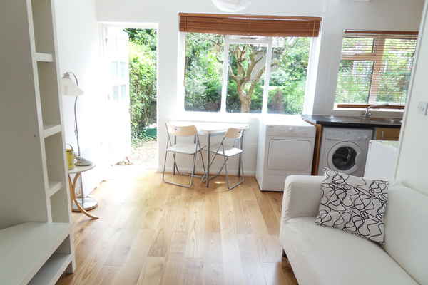 Stylish London Studio + Garden - Cleveland Road, London
