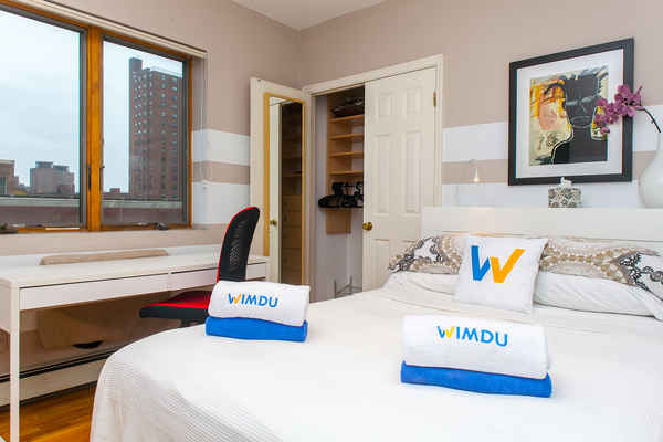 Sunny and Spacious Bedroom - Madison Avenue, New York City